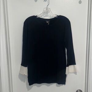 Vila Milano sweater size medium NWTS